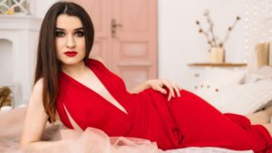 5 Zodiac Signs Attract Everyone